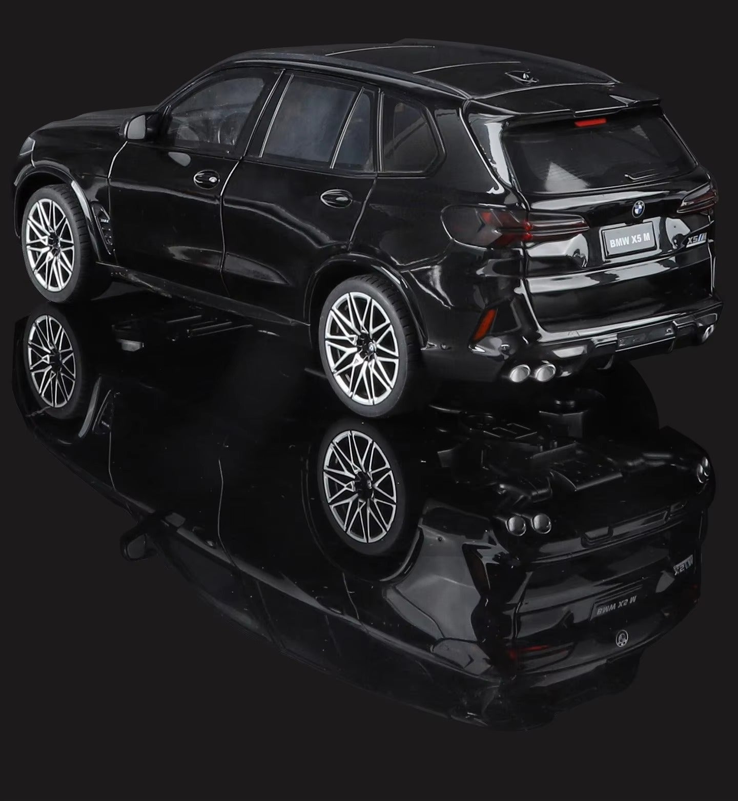 BMW X5M 1:18 Officially authorized Diecast Car Model