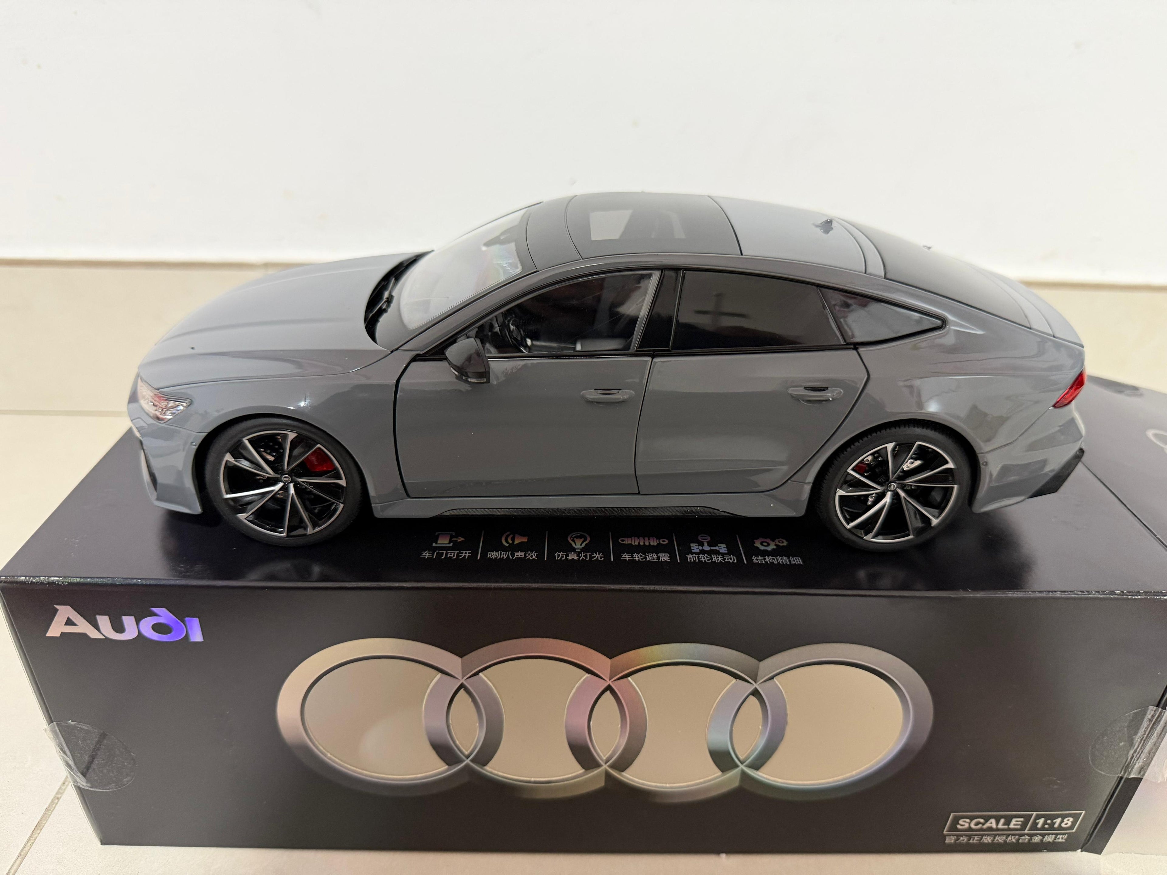 1/18 Audi RS7 Sportback Diecast Model with Remote Key